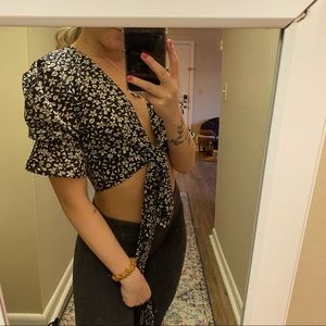 NWT BOOHOO CROP TIE TOP